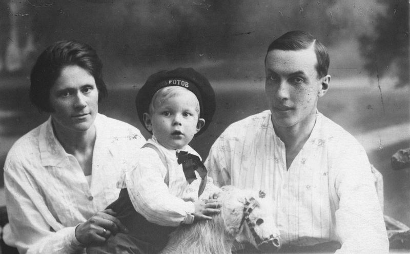1932-god-semya-orlovyh-mama-lyudmila-nikolaevna-ya-otec-aleksandr-grigorevich